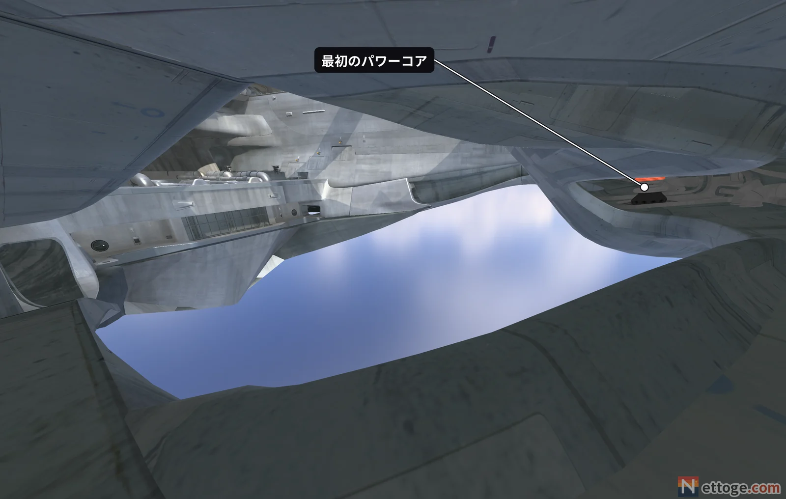 艦の 3D 図。張り出しの下の部屋に見える、オレンジの輪の最初のパワーコアに赤い丸