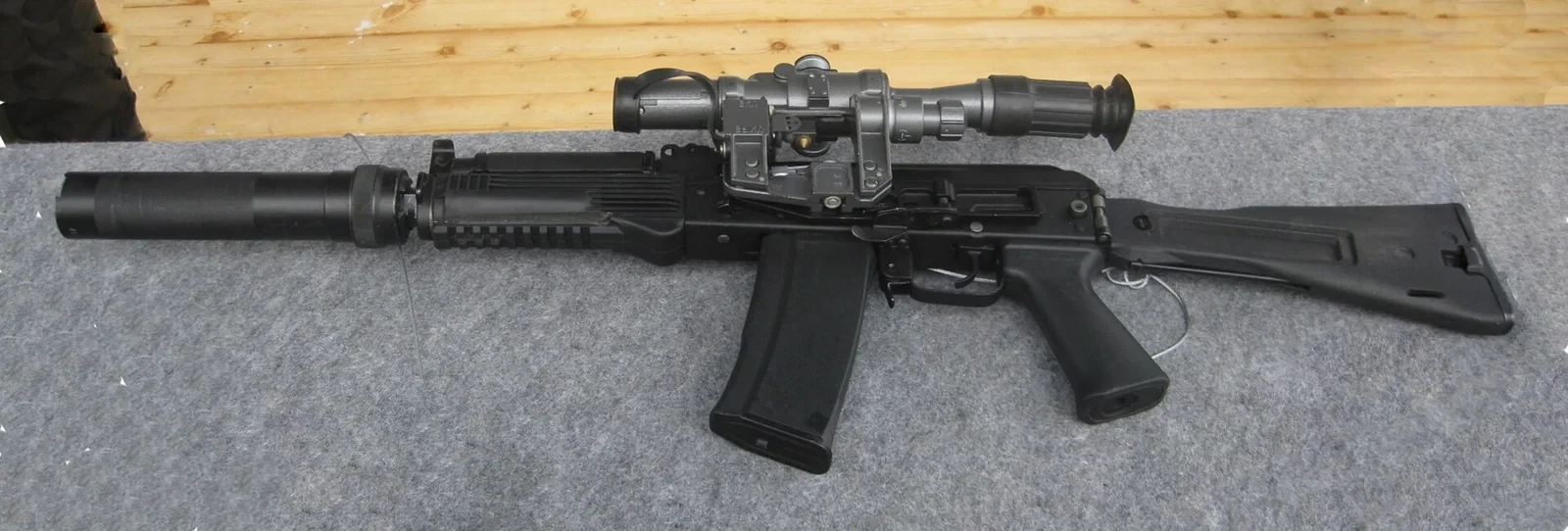 実銃のAK-9