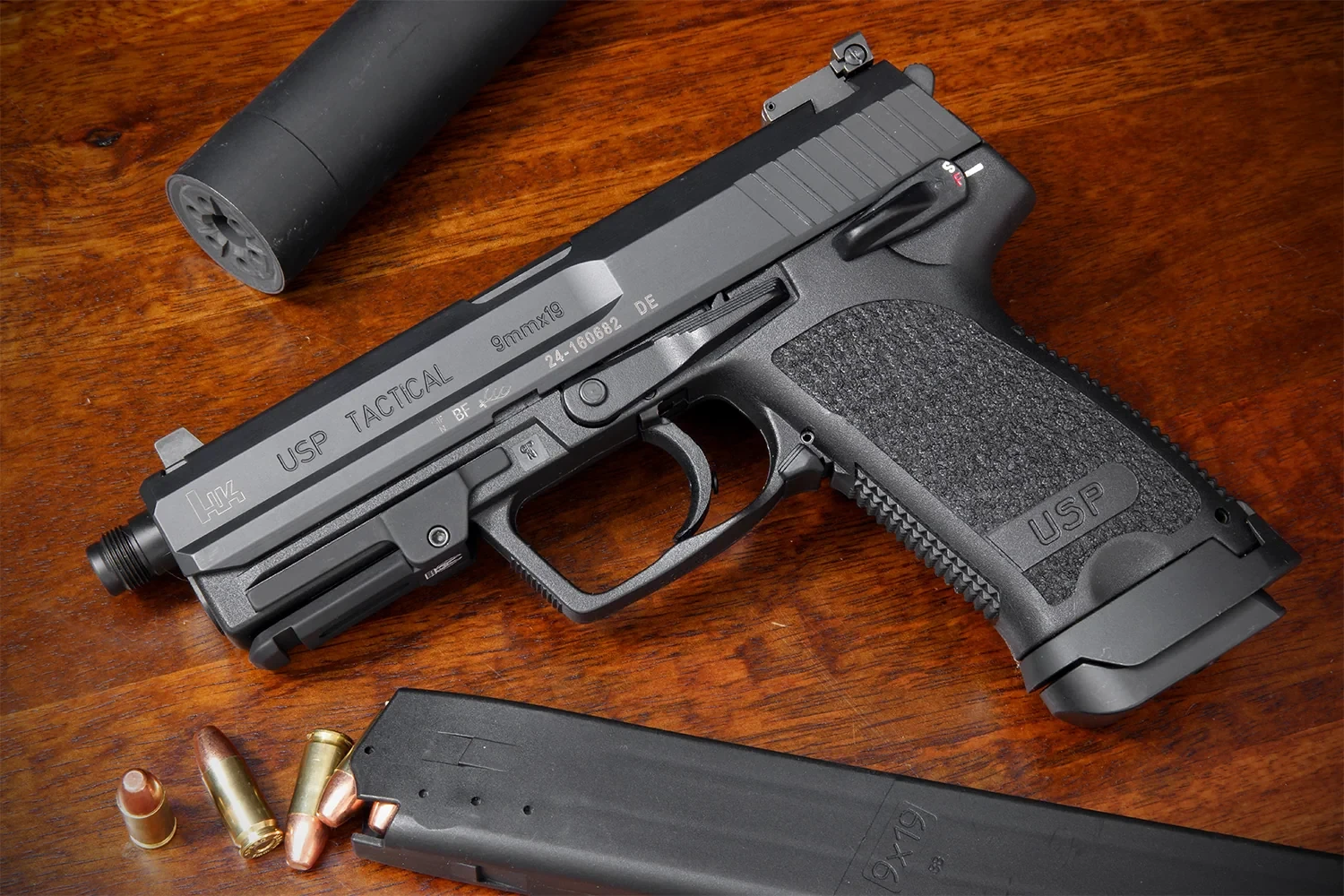 実銃のH&K USP Tactical